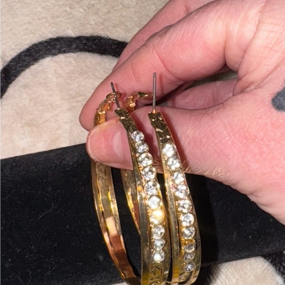 Stunning Gold-Tone Crystal Hoop Earrings - Elegant & Eye-Catching - Picture 7 of 14